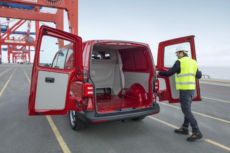  Volkswagen Transporter Kasten Plus 2016 года  (фото 3 из 7)